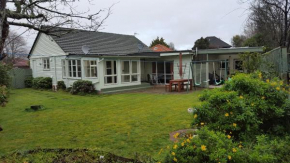 Hidden Gem and Entire Bungalow in Central hutt